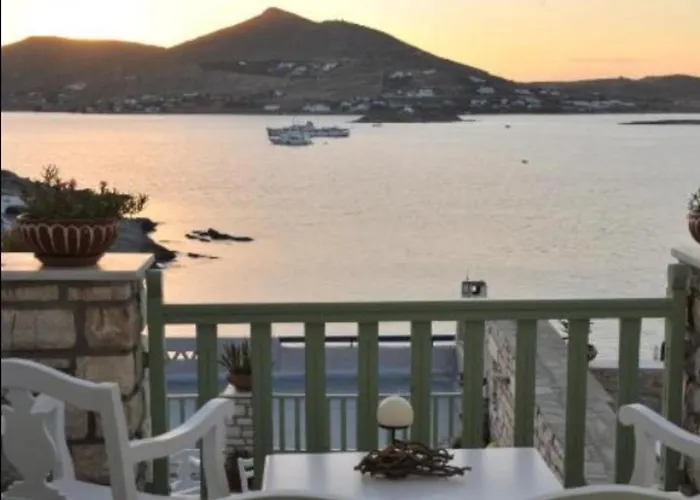 Isabella Naousa (Paros)