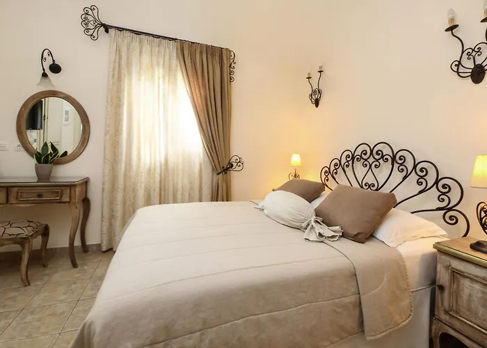 Apartment Isabella Naousa (Paros)