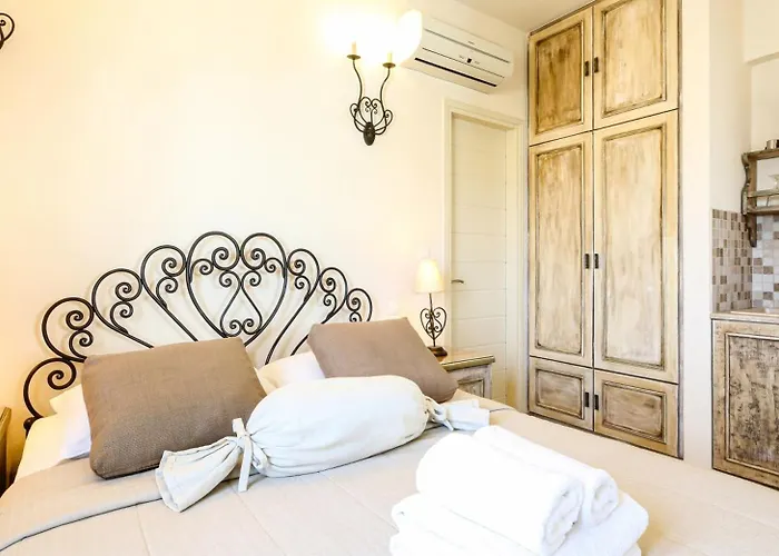 Isabella * Naousa (Paros)